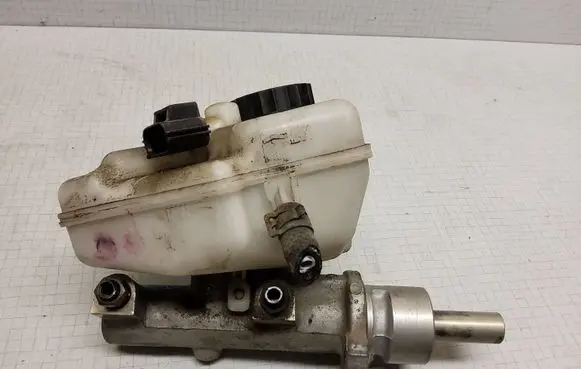 Ford Mondeo Mk III Master brake cylinder 2S712422AA