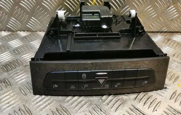 Mercedes-Benz CLS C219 Other center console (tunnel) element
