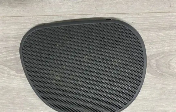 Side speaker trim/cover