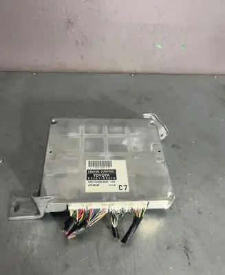 Toyota Avensis T250 Engine control unit/module 8966105C70 MB1758008681 17580086811