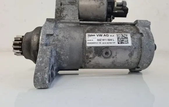 Volkswagen Golf VII Starter motor 02Z911024L
