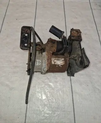 Cadillac Escalade Air suspension compressor/pump 15070878