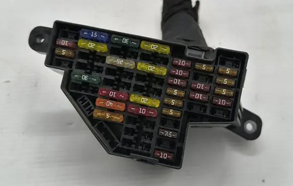 Volkswagen PASSAT B6 Fuse box set