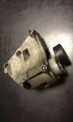 BMW 5 E60 E61 A/C compressor mount bracket 7512556