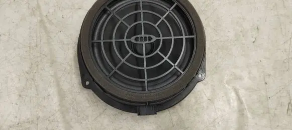 Audi Q3 8U Front door speaker 8r0035411