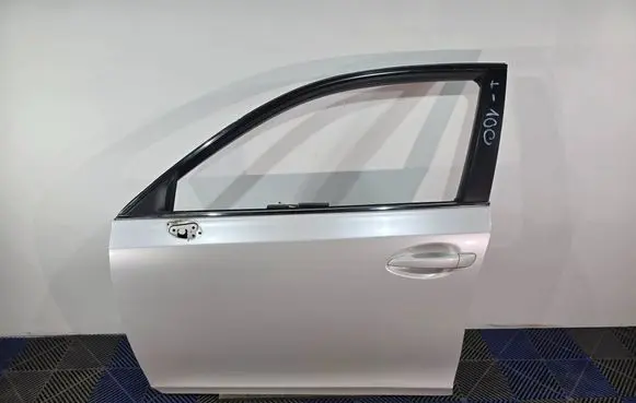 Lexus CT 200H Front door PAINTCODE077