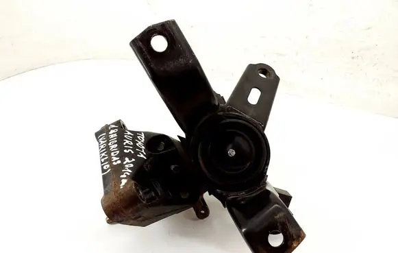 Toyota Auris E180 Engine mount bracket 