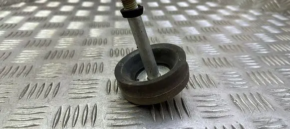 Land Rover Range Rover Sport L320 Front wishbone bush KVF500190