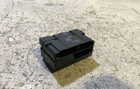 Citroen C4 I Seat heating relay 9639053380 9445536 200044