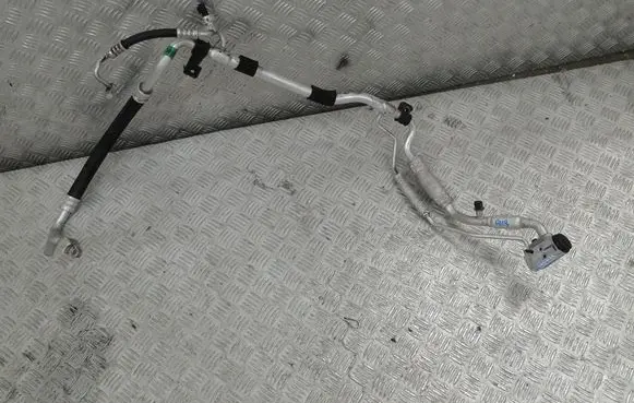 KIA Pro Cee'd III Air conditioning (A/C) pipe/hose 