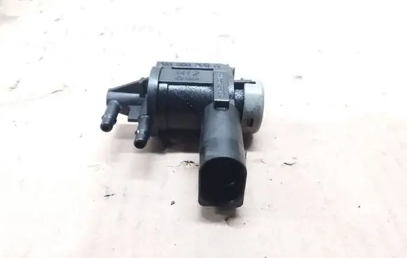 Volkswagen Golf V Turbo solenoid valve 1K0906283A