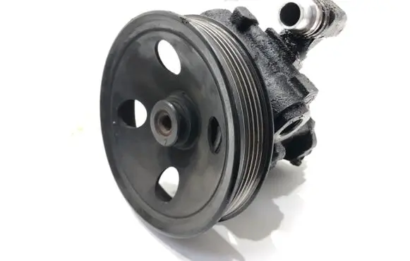 Mercedes-Benz C AMG W203 Power steering pump 