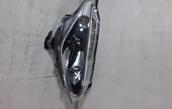 Peugeot 208 Headlight/headlamp 9810805880