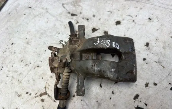 Opel Zafira A Rear brake caliper
