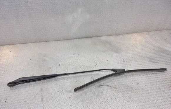 Renault Kangoo II Front wiper blade arm 