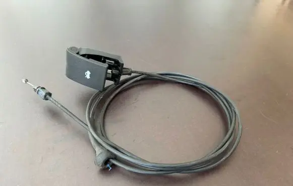 Dodge Durango Engine bonnet/hood lock release cable 68032581AE
