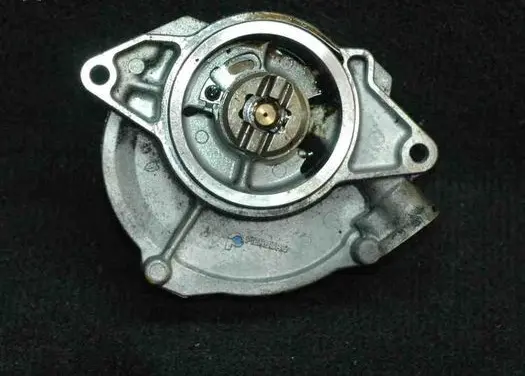 Audi A6 S6 C6 4F Vacuum pump