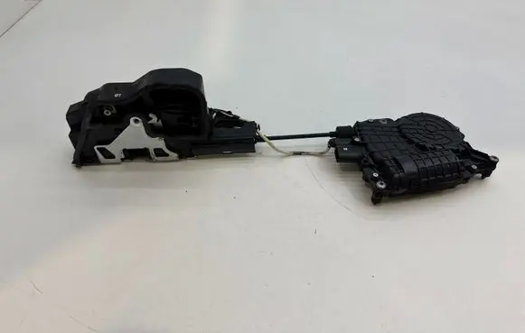 BMW 5 F10 F11 Rear door soft close latching motor A053702