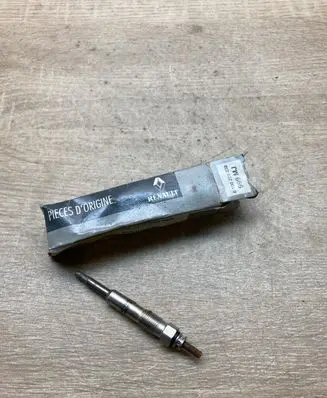 Renault Megane I Glow plug 7700100586 999MJ