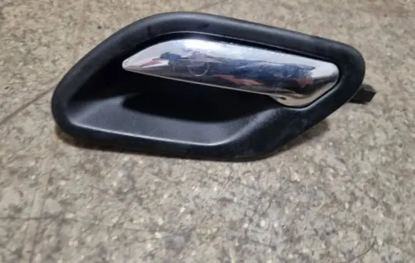 BMW 5 E39 Front door interior handle 8226049