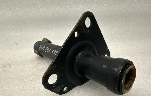 Front bumper mounting bracket