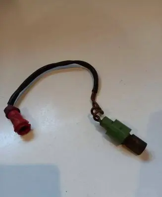 Air conditioning (A/C) pressure sensor