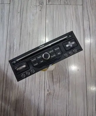 Citroen C3 Picasso Navigation unit CD/DVD player 98016550XT