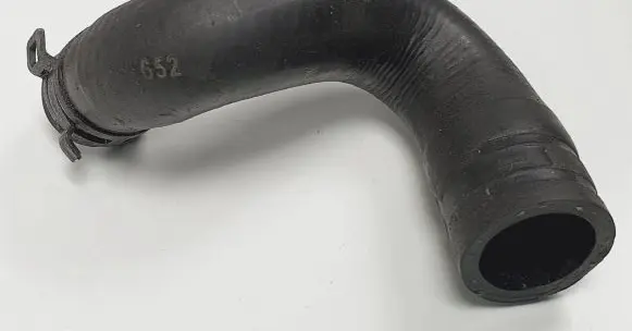 Mercedes-Benz C W204 Engine coolant pipe/hose A2048308596