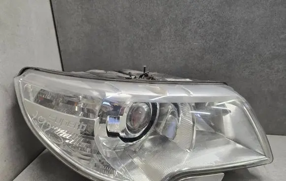 Skoda Superb B6 (3T) Headlight/headlamp 1ZS24704712 3T2941016E