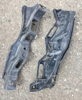 Front bumper mounting bracket