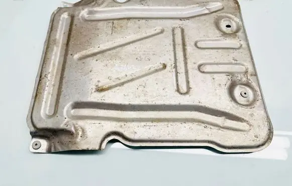 Cupra Formentor Engine splash shield/under tray 5Q0825230 5Q0825280