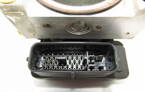 Mitsubishi Outlander ABS Pump MN102311