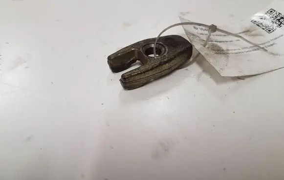 Renault Megane III Fuel Injector clamp holder