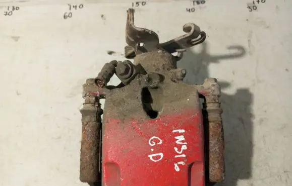 Opel Insignia A Rear brake caliper