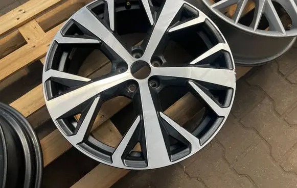 Seat Arona R18 alloy rim 6F9601025J