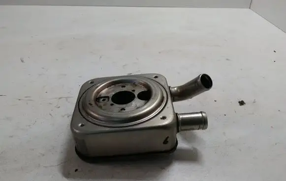 KIA Sportage Oil filter mounting bracket