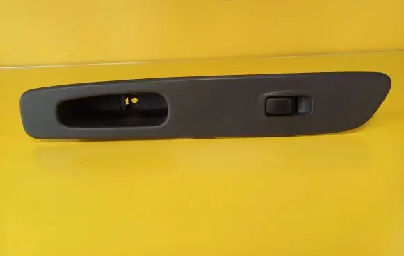 Mitsubishi Space Wagon Electric window control switch MR330736