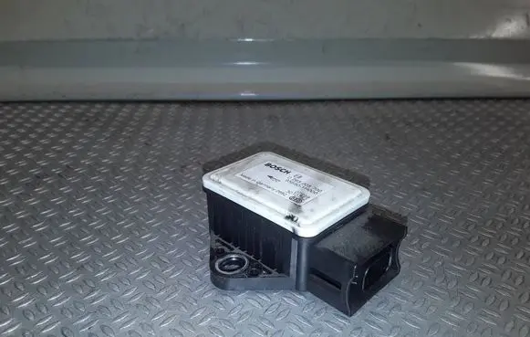 Hyundai i30 ESP acceleration yaw rate sensor 0265005700 956901H000 3010752