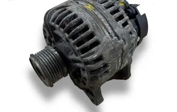 Nissan Juke I F15 Generator/alternator 23100JD10A 0124525140