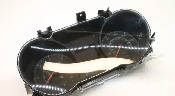 Mitsubishi Outlander Speedometer (instrument cluster) 8100B806