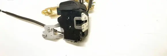 KIA Sportage Front door lock 813203E020