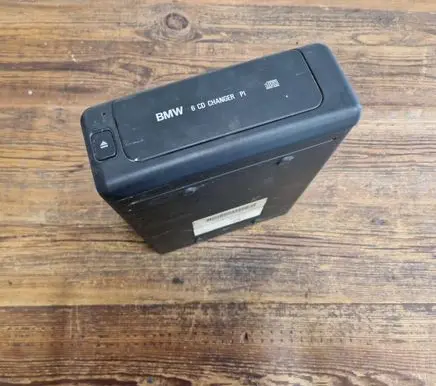 BMW 7 E38 CD/DVD changer 6907035