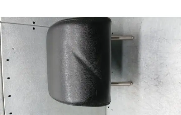 Volkswagen PASSAT B6 Front seat headrest 