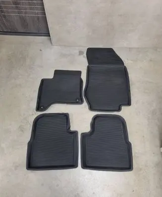 Peugeot 2008 II Car floor mat set 1689775580 1689772880 689772680