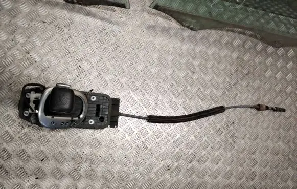 Volkswagen Touran I Gear shifter/selector 175256