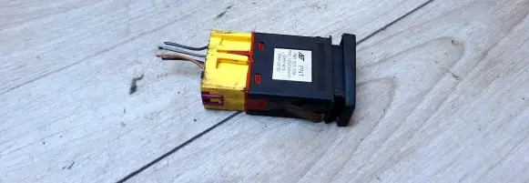 Volkswagen PASSAT B5 ESP (stability program) switch 7m3927134