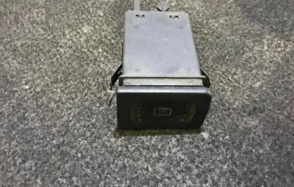 Windscreen/window heater switch