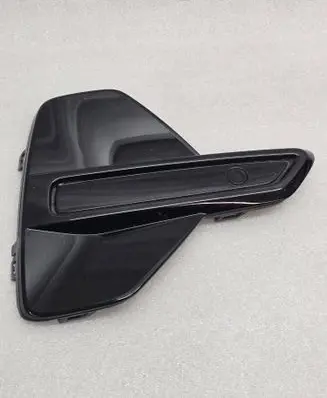 Volvo XC40 Front bumper lower grill 32347389