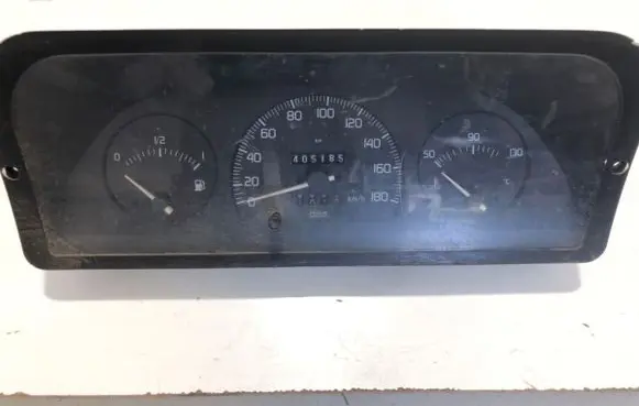 Speedometer (instrument cluster)