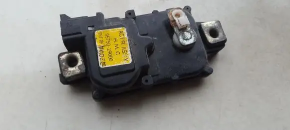 Hyundai Lantra II Central locking motor 9575029000 95750-29000